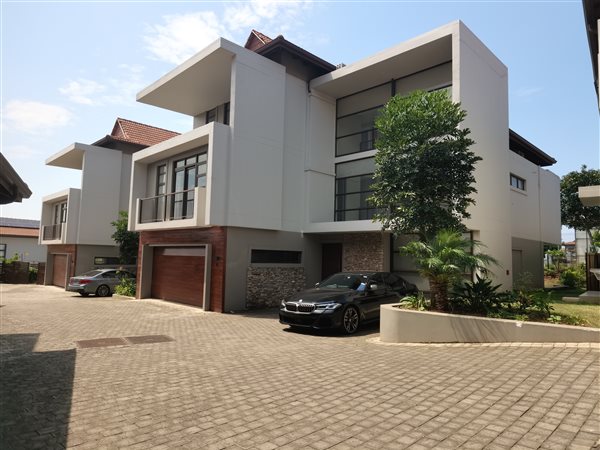 5 Bed House in Woodlands