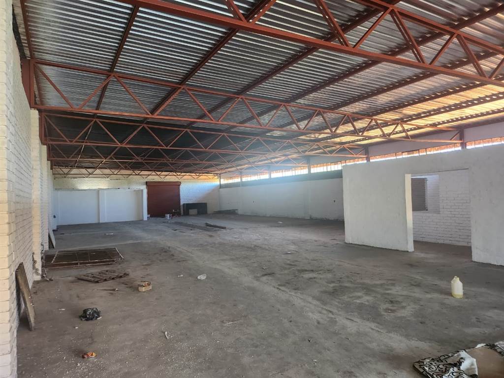 Commercial space in Mafikeng photo number 14