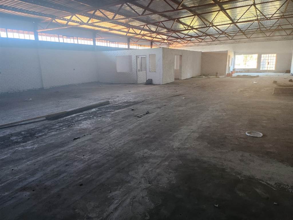 Commercial space in Mafikeng photo number 15