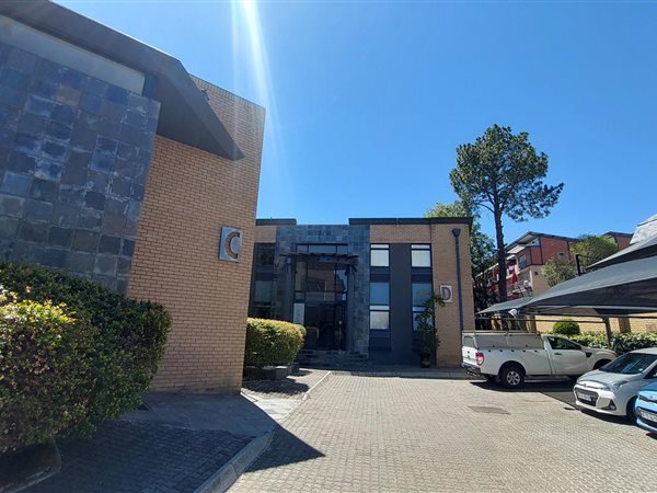 244  m² Commercial space