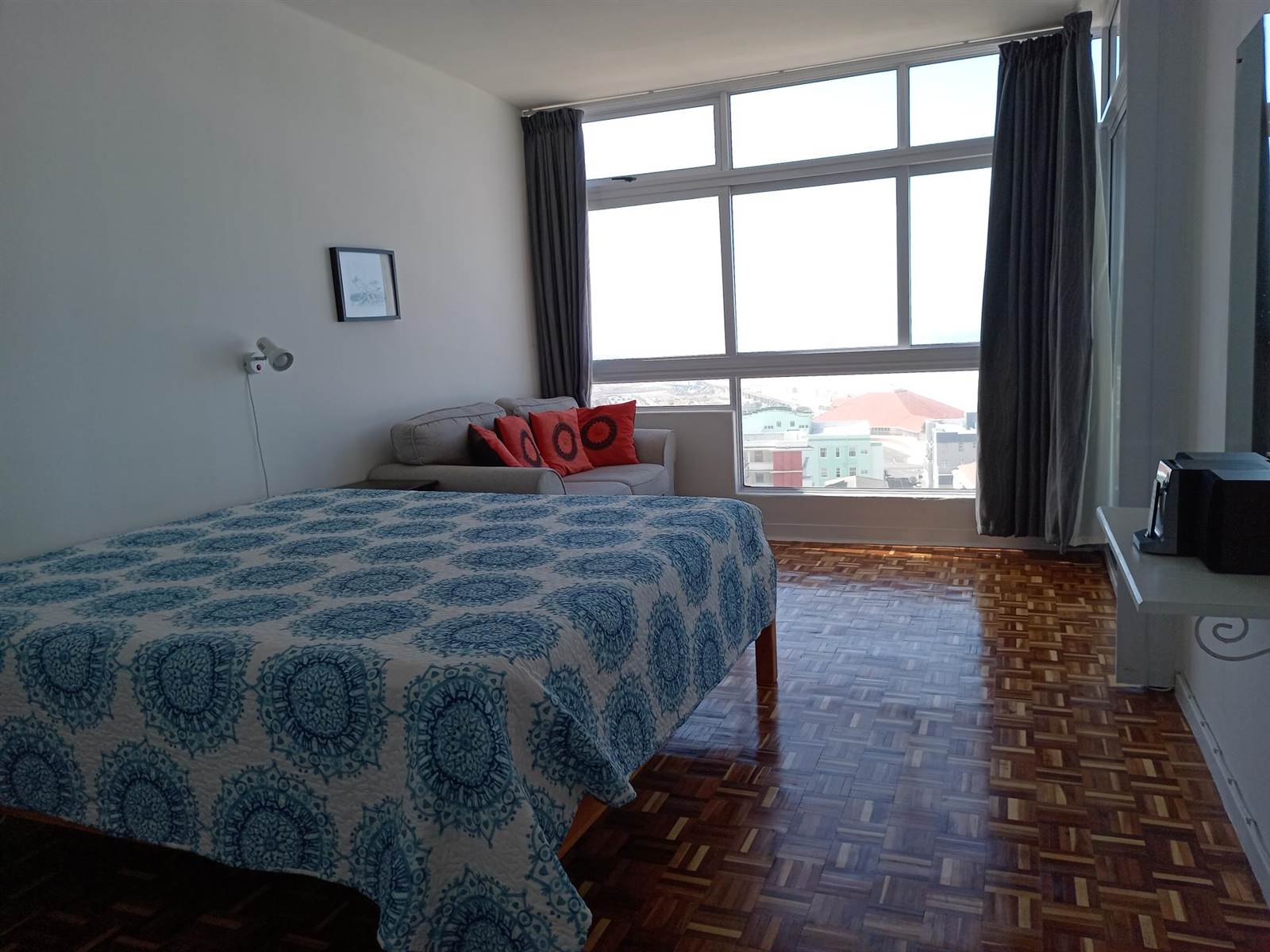 2 Bed Apartment in Muizenberg photo number 15