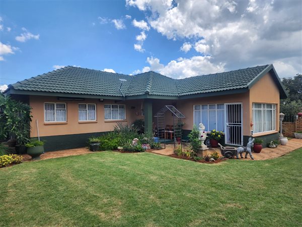 3 Bedroom House 3 Bedroom House