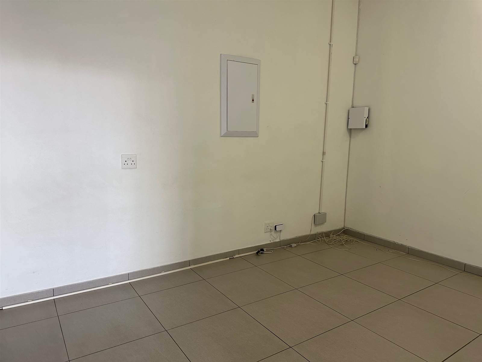 79  m² Commercial space in Rustenburg Central photo number 3