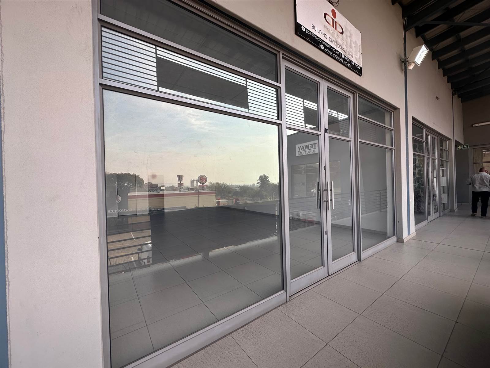 79  m² Commercial space in Rustenburg Central photo number 1