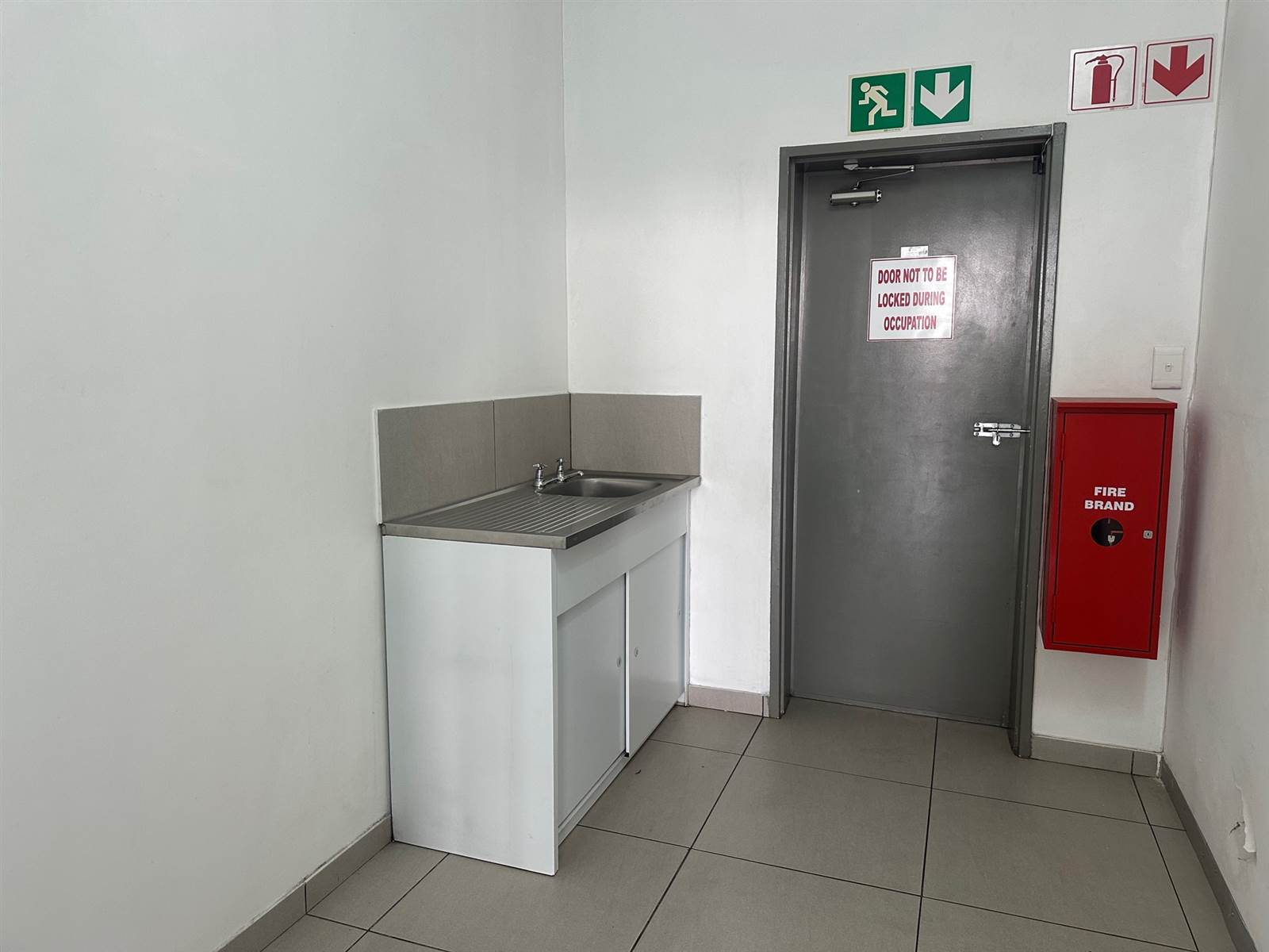 79  m² Commercial space in Rustenburg Central photo number 4