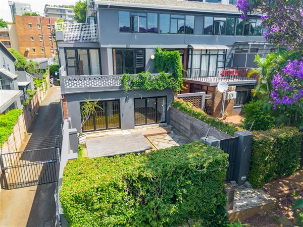 3 Bedroom Townhouse 3 Bedroom Townhouse