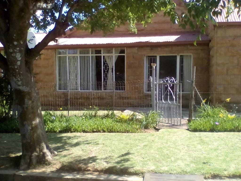 5 Bed House in Ficksburg photo number 3