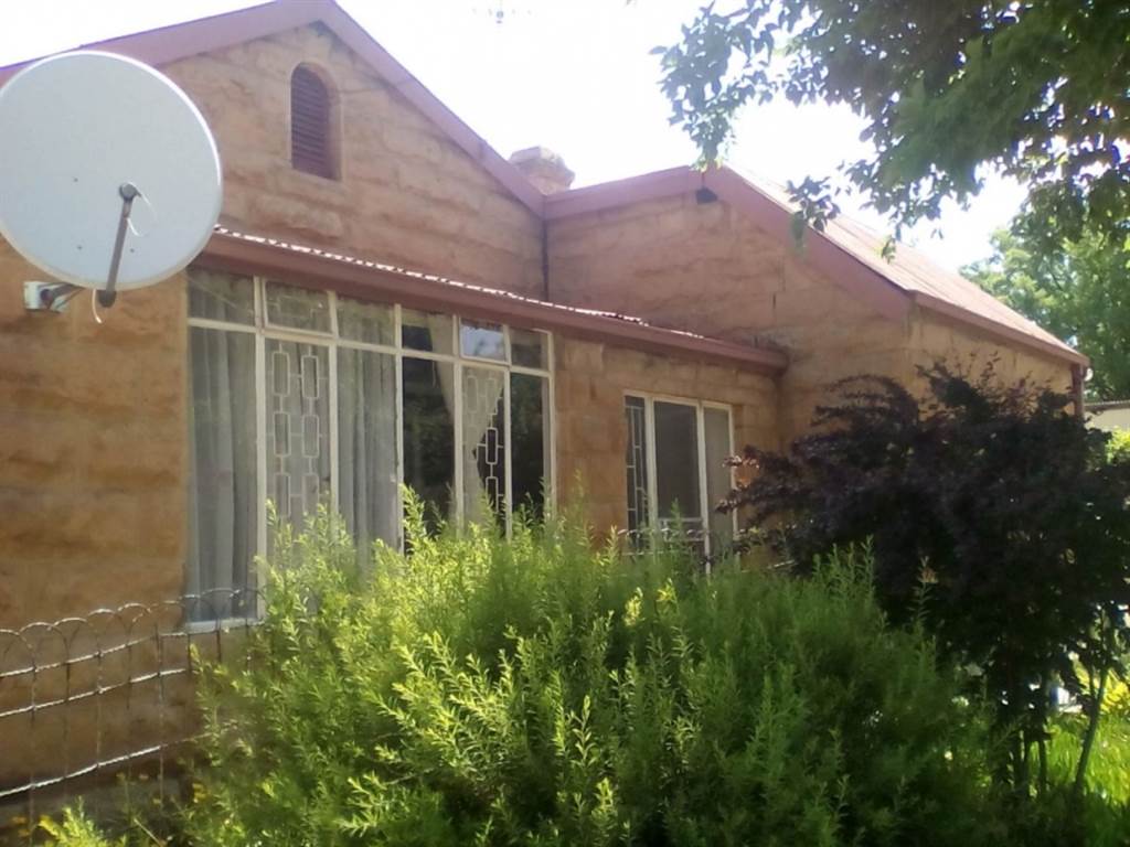 5 Bed House in Ficksburg photo number 2