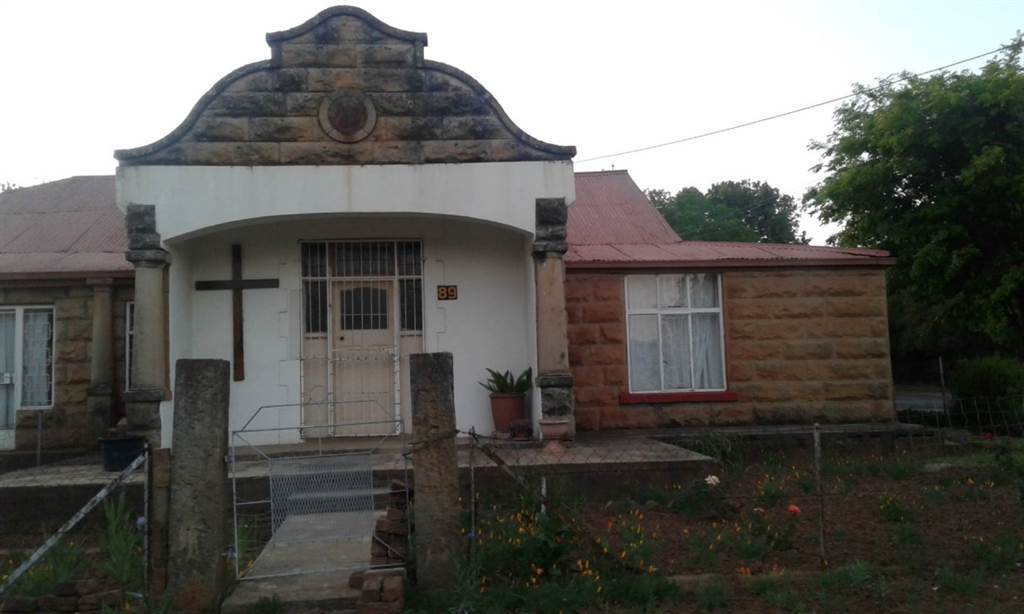 5 Bed House in Ficksburg photo number 4