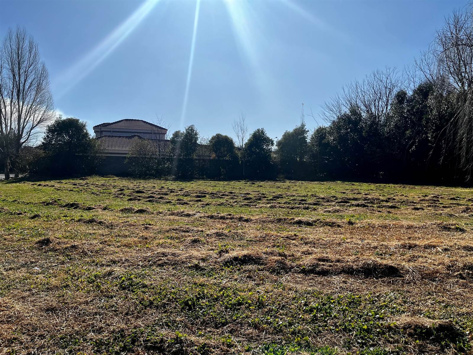 1099 m² Land available in La Provence photo number 3