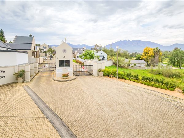 487 m² Land available in Wellington Central