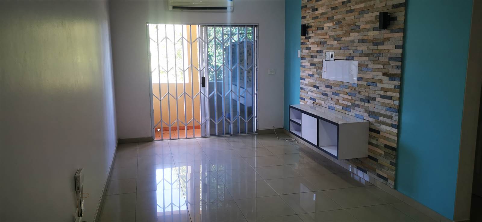 2 Bed Apartment in Tongaat Central photo number 2