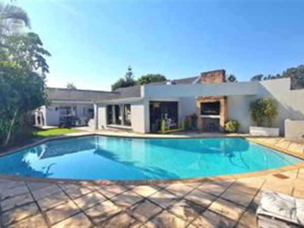 4 Bedroom House 4 Bedroom House