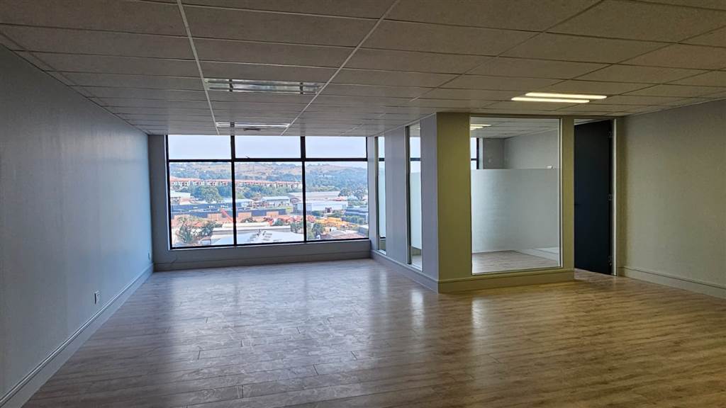 136  m² Office Space in Wilbart photo number 7