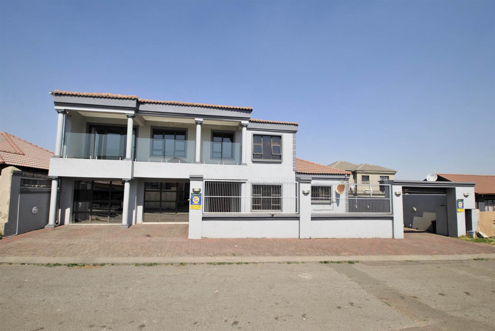 5 Bed House in Spruit View photo number 2