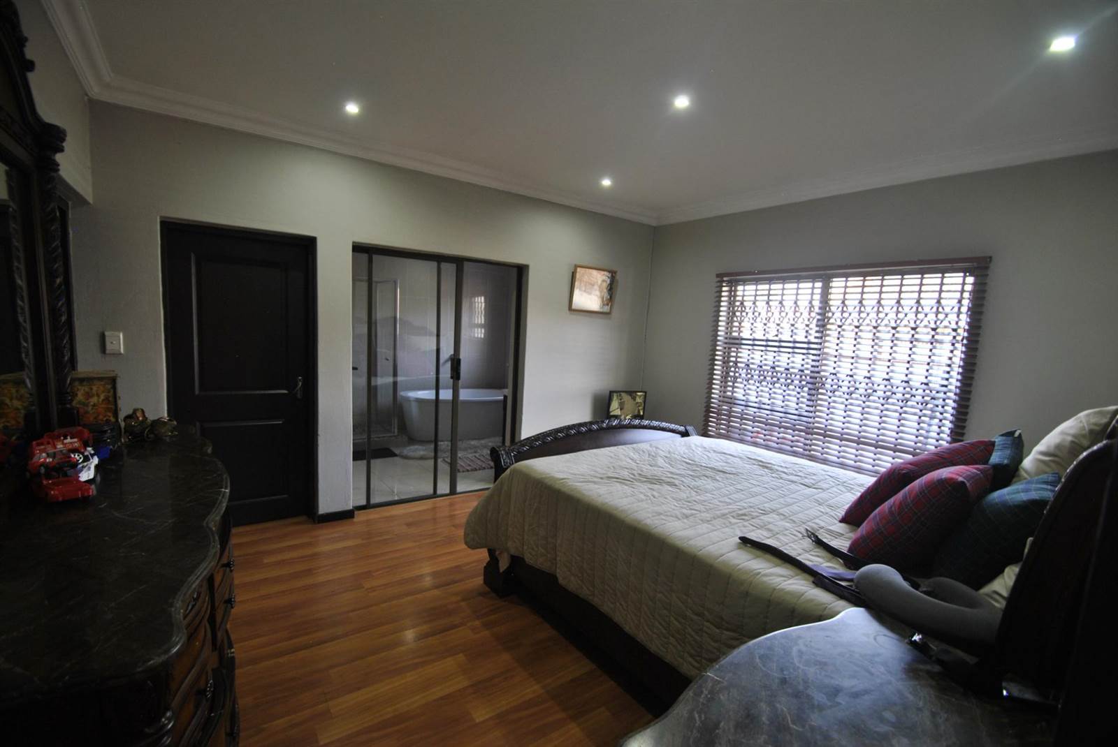 5 Bed House in Spruit View photo number 27