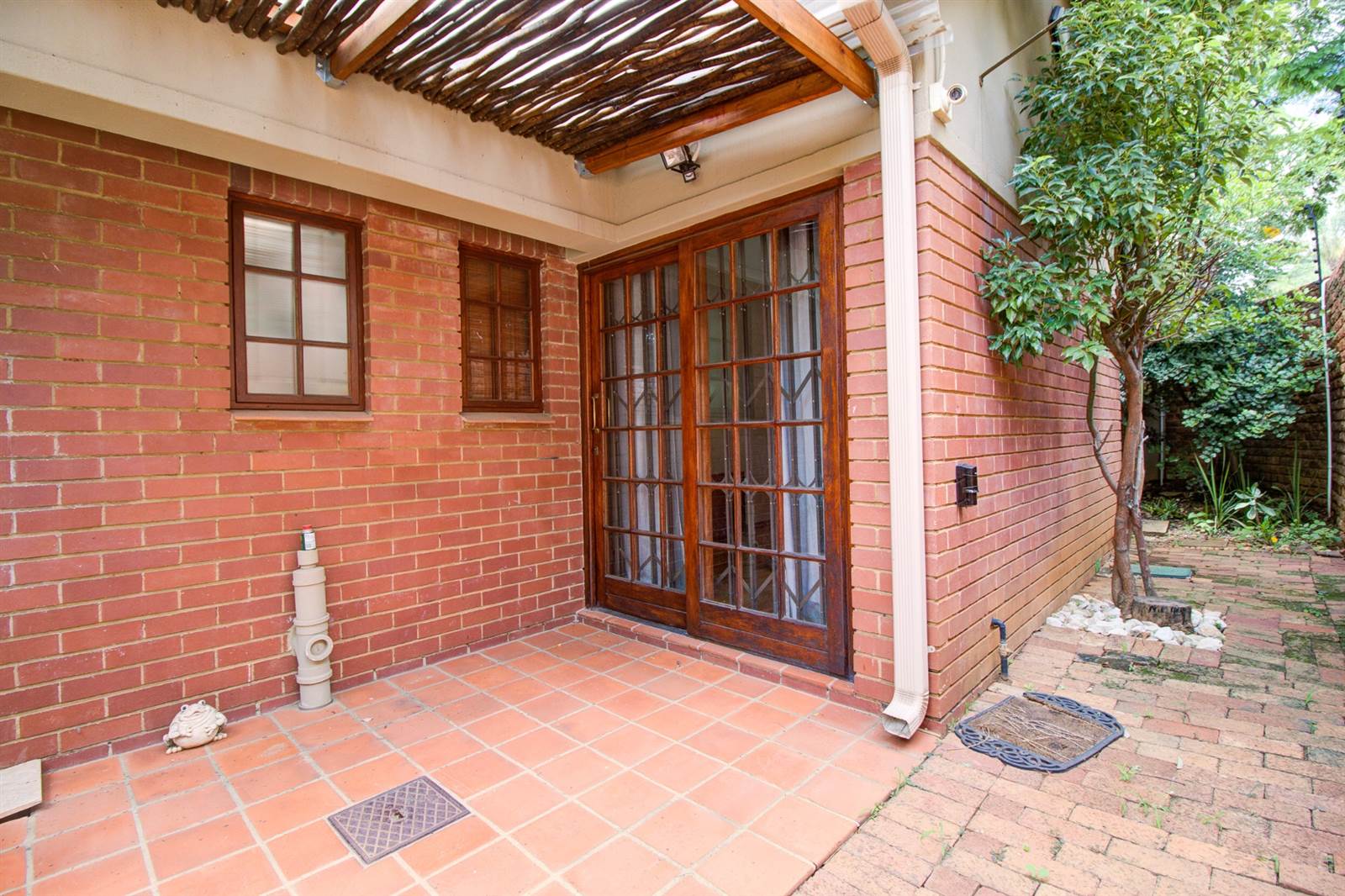 4 Bed House in Waterkloof photo number 30