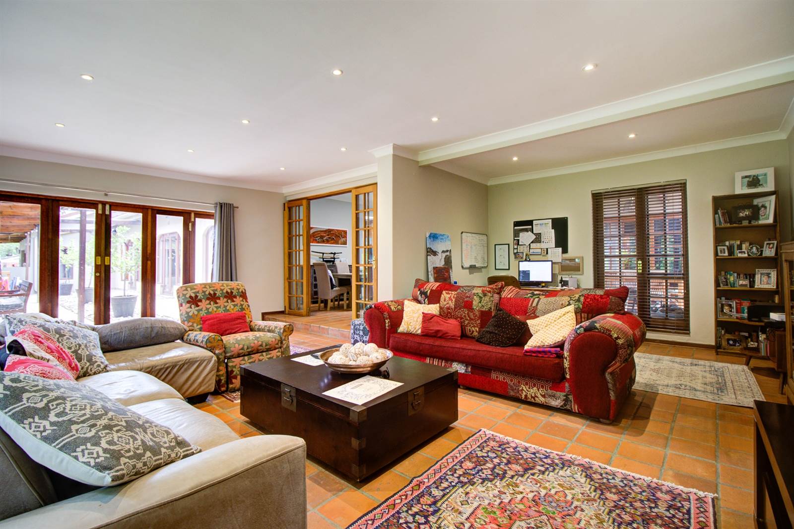 4 Bed House in Waterkloof photo number 13