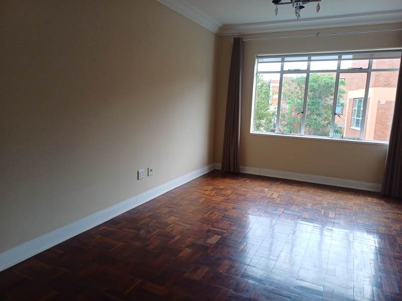 1 Bed Apartment in Greenside photo number 15