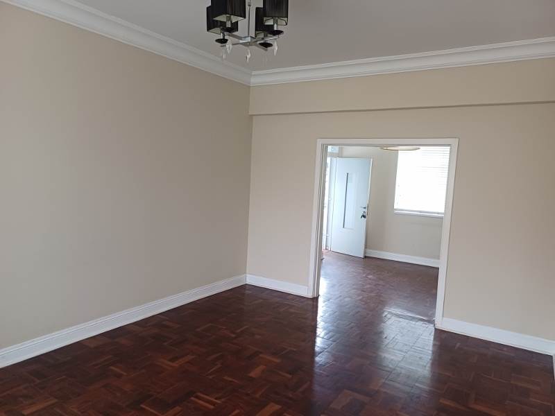 1 Bed Apartment in Greenside photo number 1