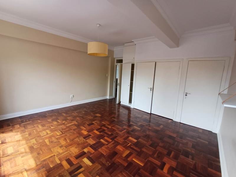 1 Bed Apartment in Greenside photo number 11