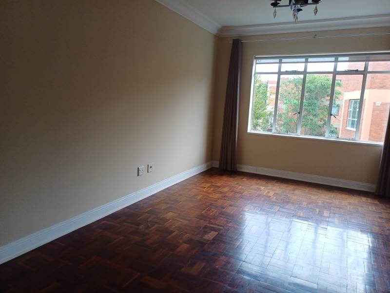 1 Bed Apartment in Greenside photo number 16