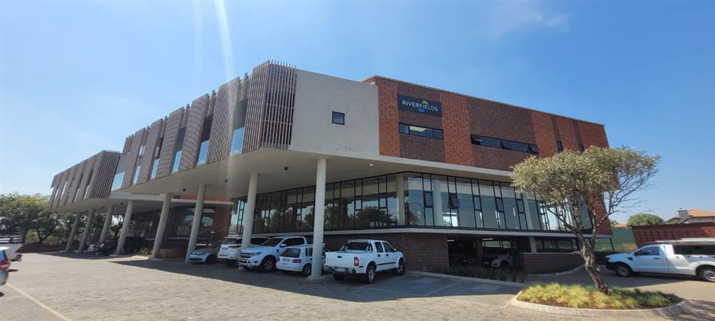239  m² Commercial space in Glen Marais photo number 3