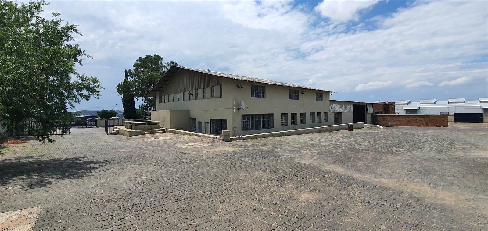 6030  m² Industrial space in Commercia photo number 13