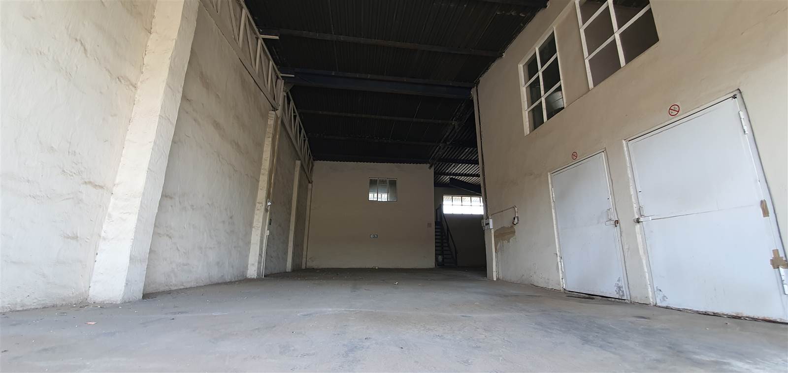 6030  m² Industrial space in Commercia photo number 10