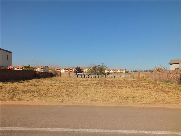 1 036 m² Land