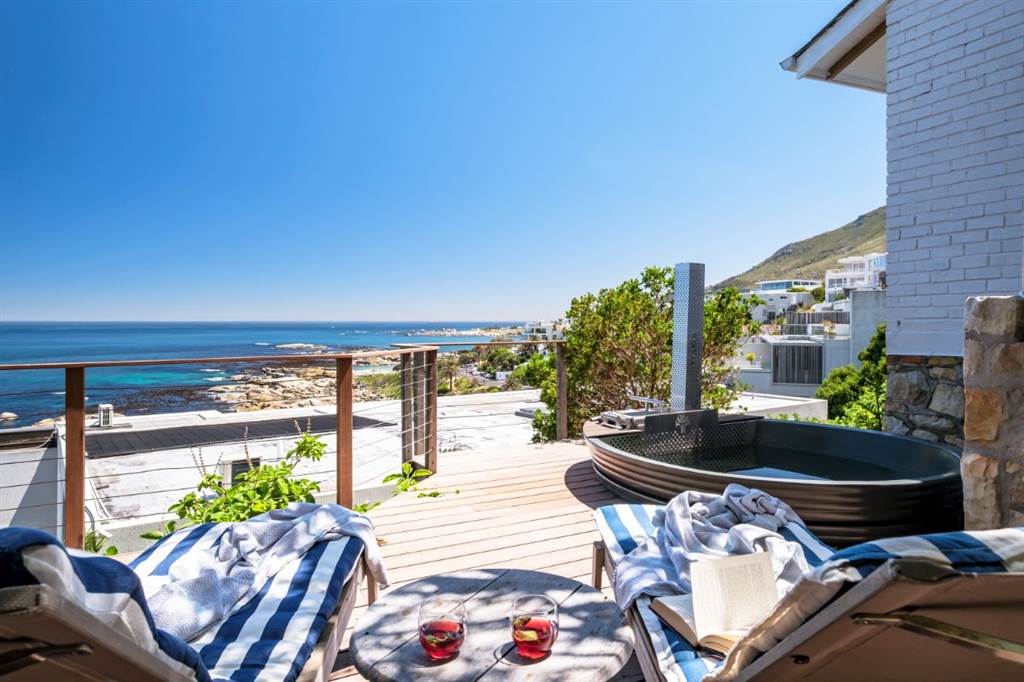 5 Bed House in Camps Bay photo number 13