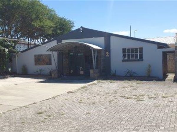 100  m² Office Space in Walmer