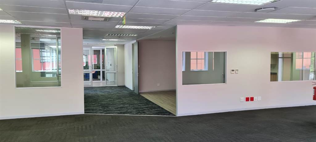443  m² Office Space in Illovo photo number 5