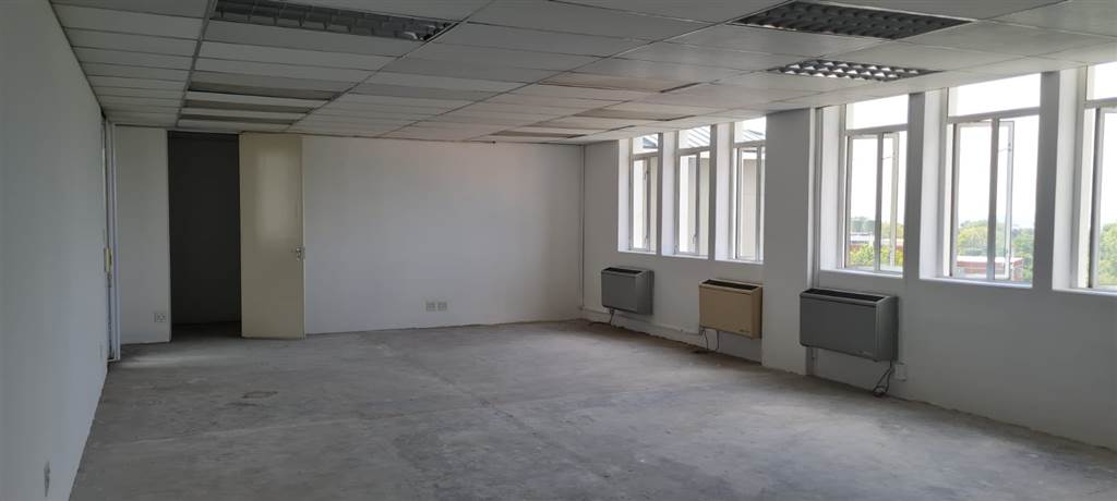 111  m² Office Space in Illovo photo number 5