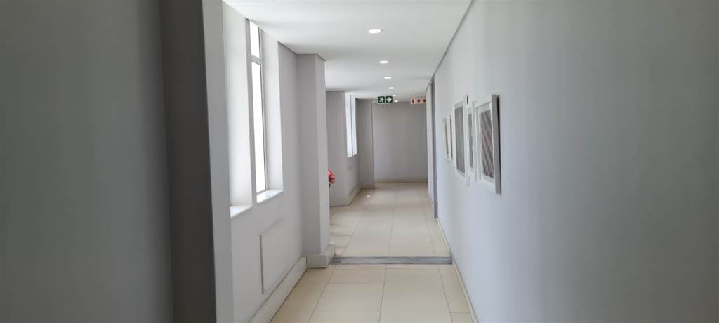 111  m² Office Space in Illovo photo number 2