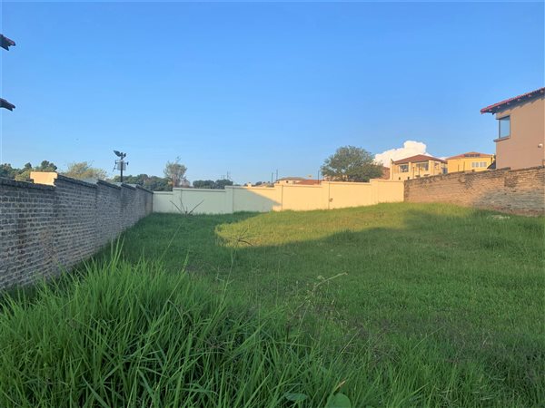 425 m² Land available in Strubens Valley