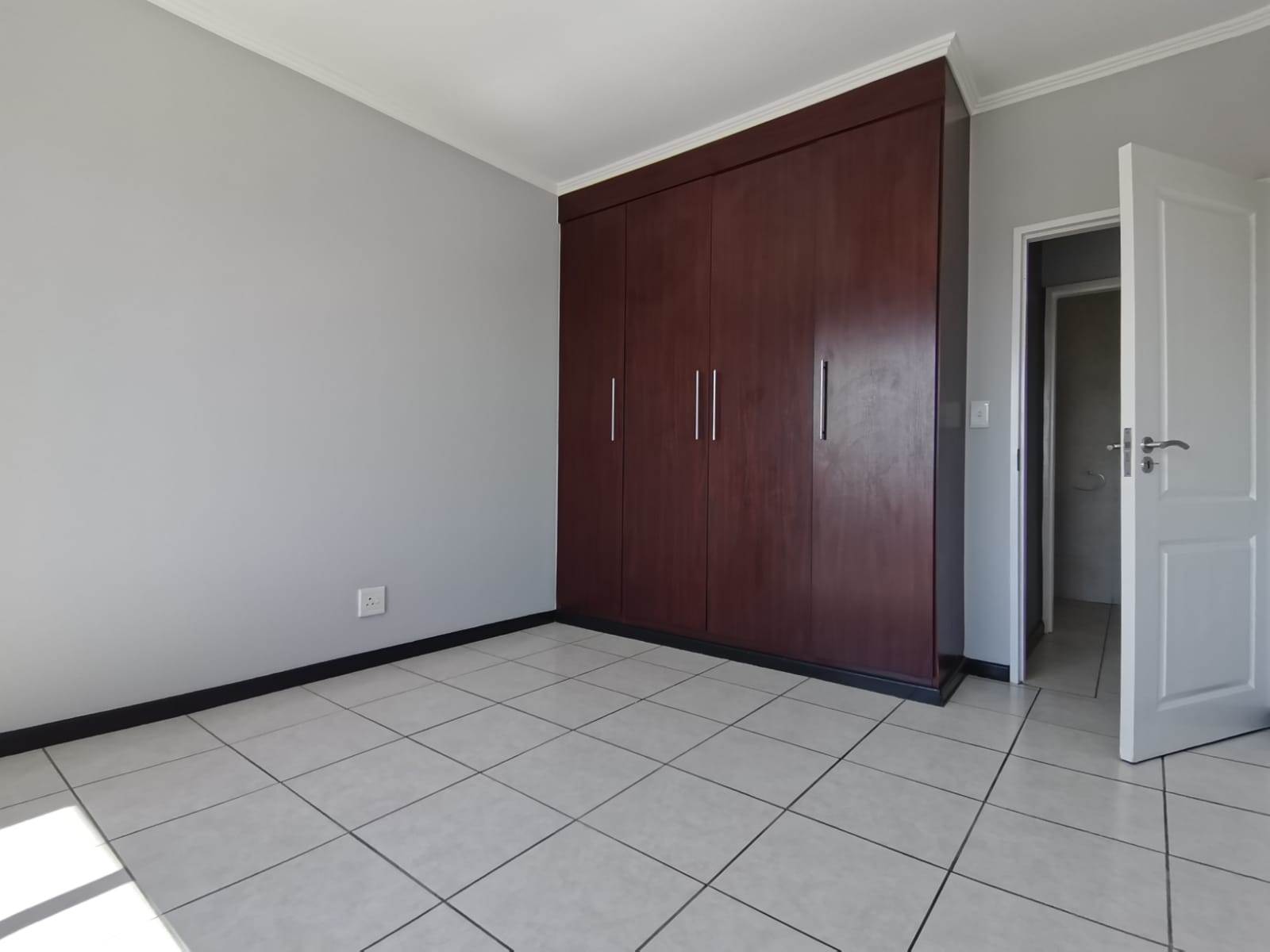 2 Bed Apartment in Greenstone Hill photo number 22