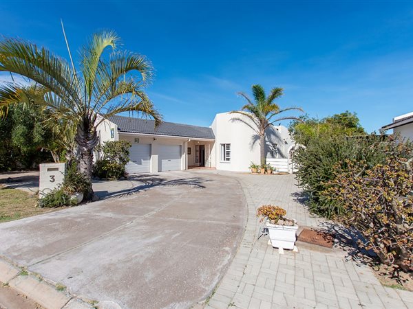 4 Bedroom House 4 Bedroom House