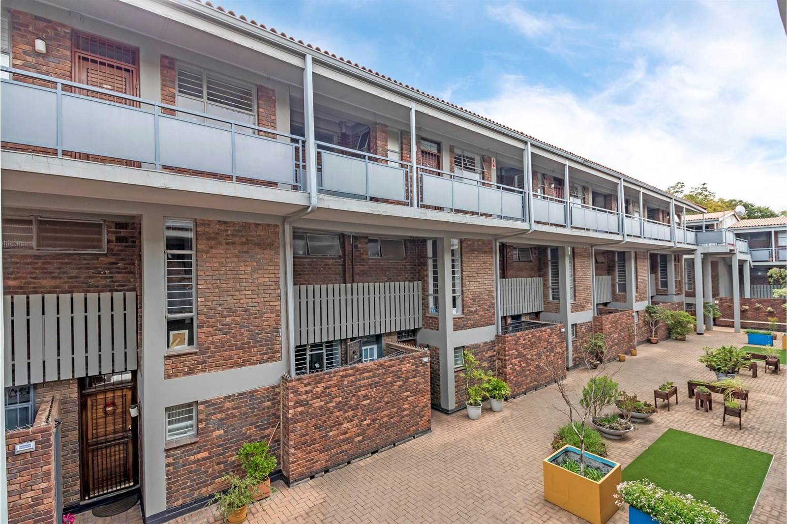 1 Bed Apartment in Craighall photo number 16