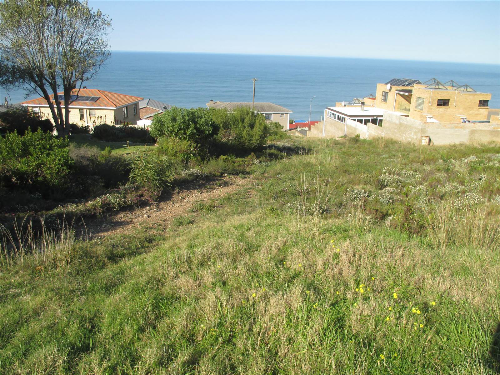 1052 m² Land available in Dana Bay photo number 4