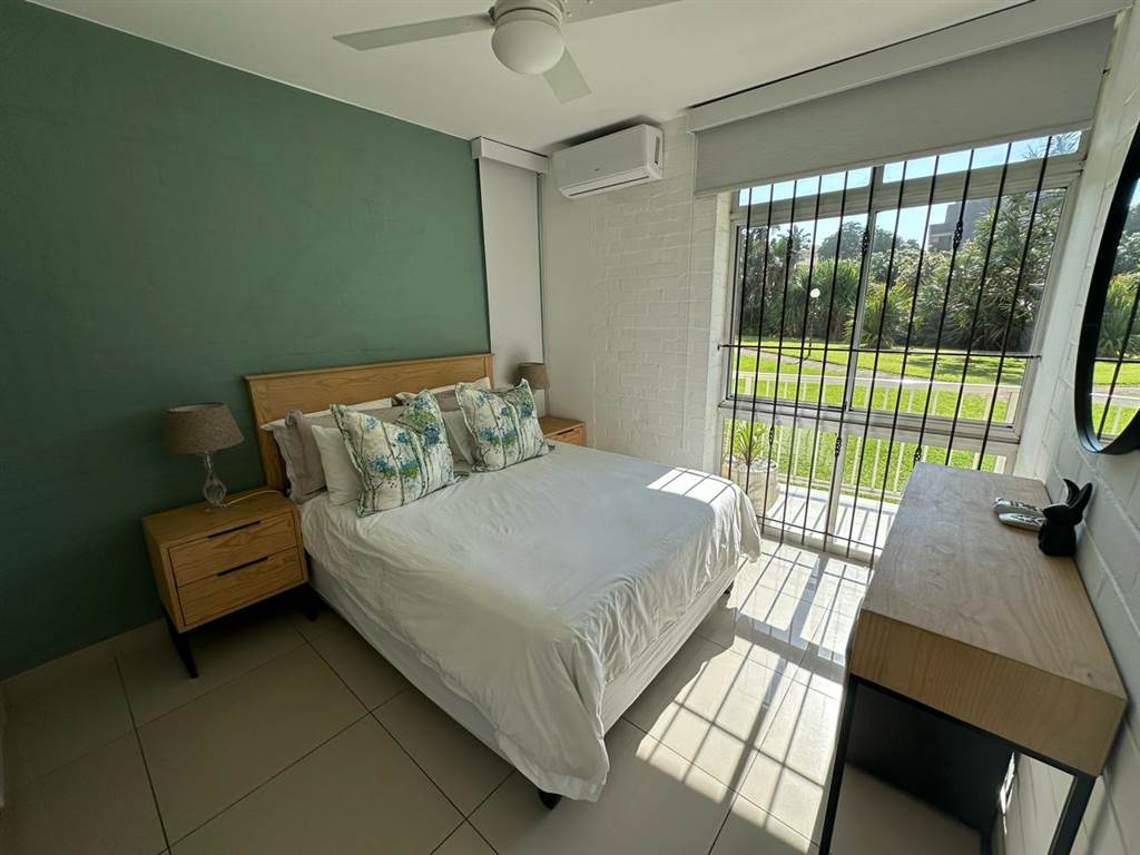 2.5 Bed Apartment in Compensation Beach photo number 13