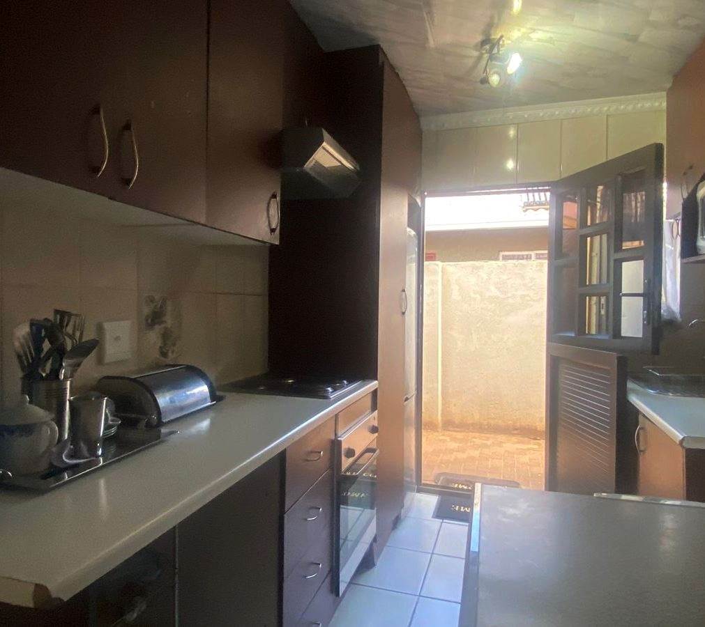 3 Bed House in Boitekong photo number 4