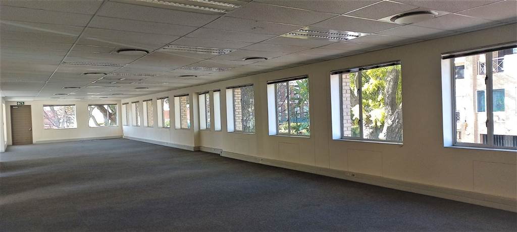 339  m² Commercial space in Sandown photo number 3