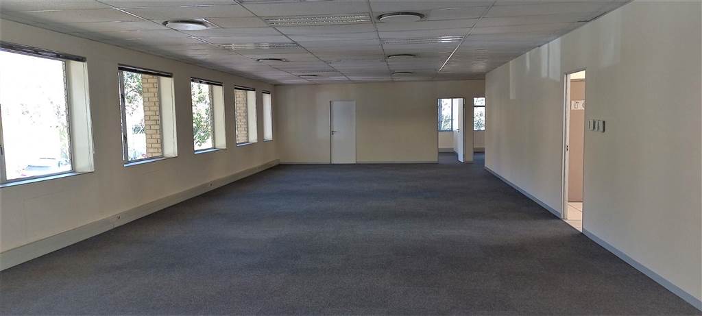 339  m² Commercial space in Sandown photo number 12
