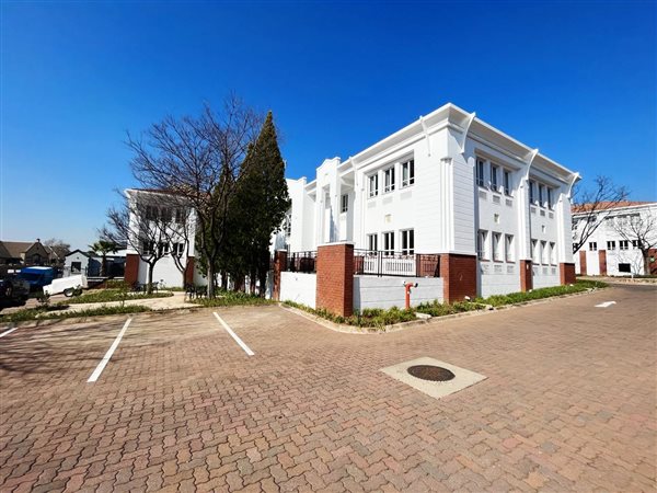 554.5  m² Commercial space in Bryanston