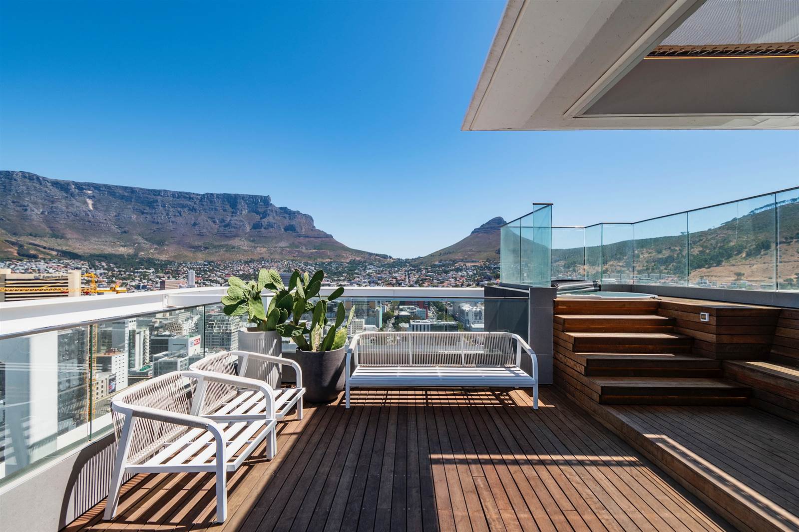 2 Bed Penthouse in Cape Town City Centre photo number 12