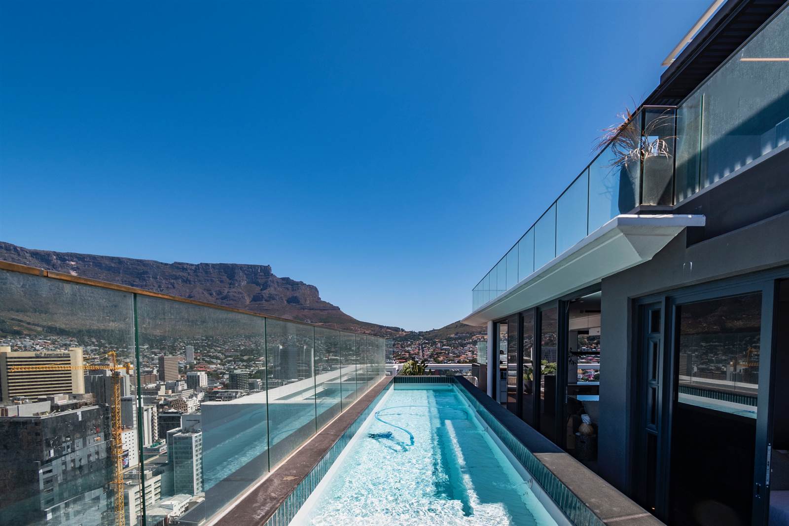 2 Bed Penthouse in Cape Town City Centre photo number 10
