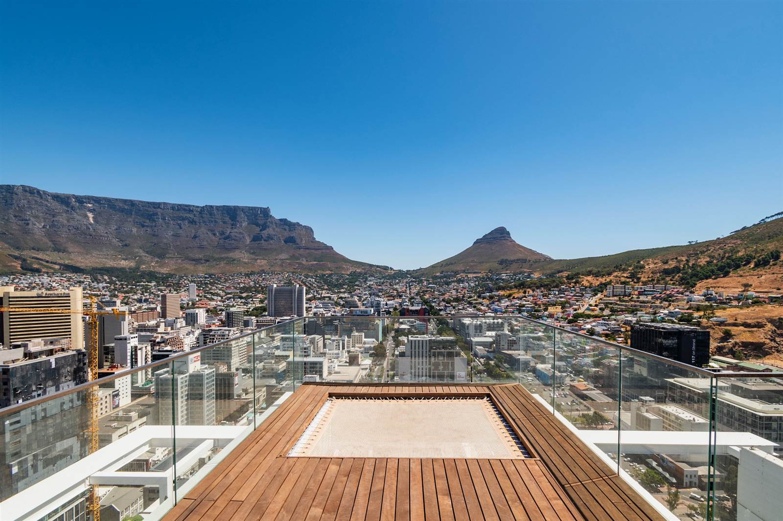 2 Bed Penthouse in Cape Town City Centre photo number 20