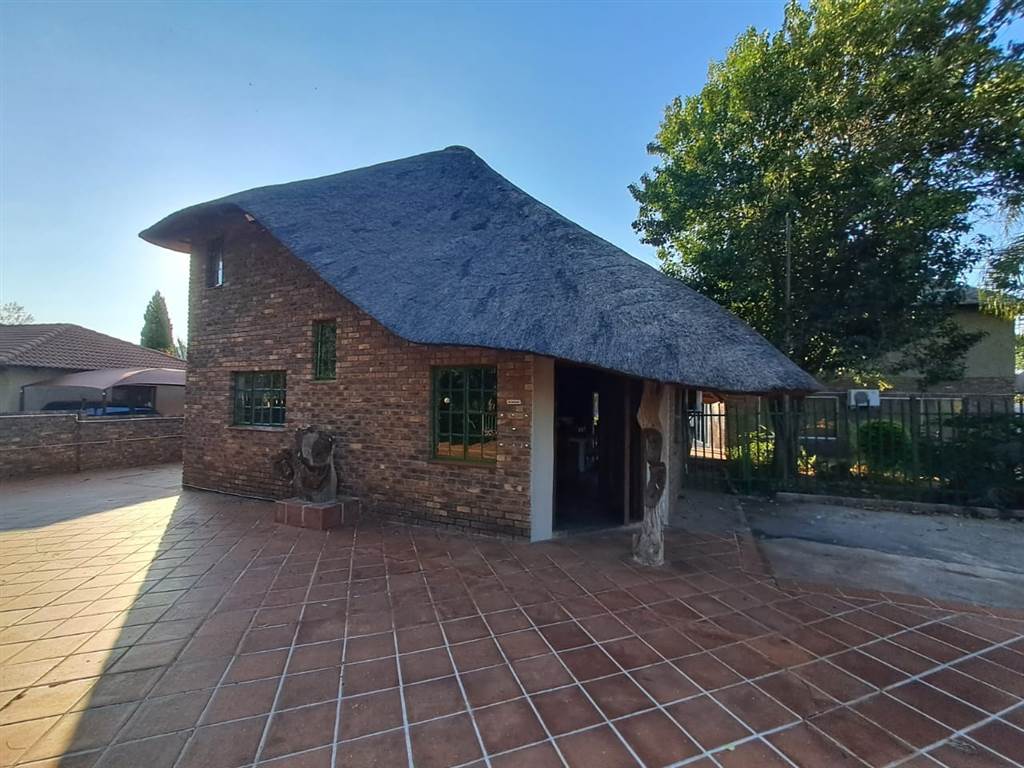 6 Bed House in Thabazimbi photo number 10