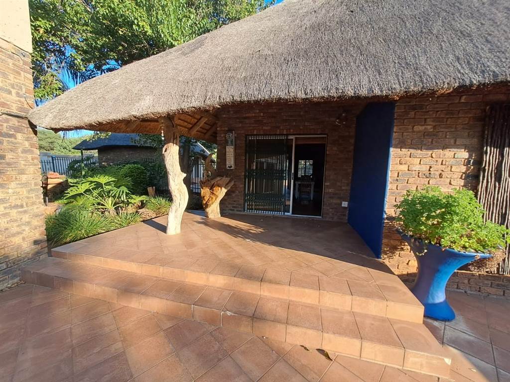 6 Bed House in Thabazimbi photo number 23